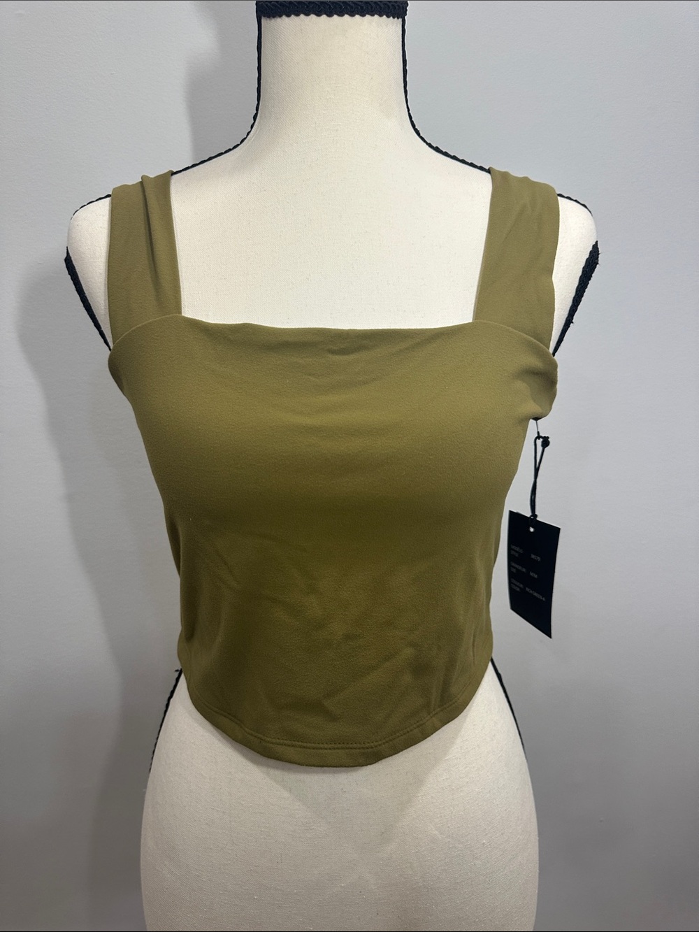 NWT J.o&co Olive Green Square-Neck Cropped Tank Top Basic Super Soft Size Medium
